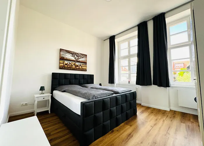 Moderne Inmitten Der Altstadt * Schwerin (Mecklenburg-Vorpommern)